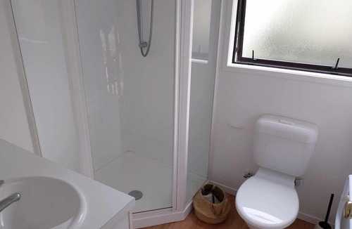 Snells Beach Apartment | Snells Beach Studio in quiet cul de sac 2 minutes walk to beach